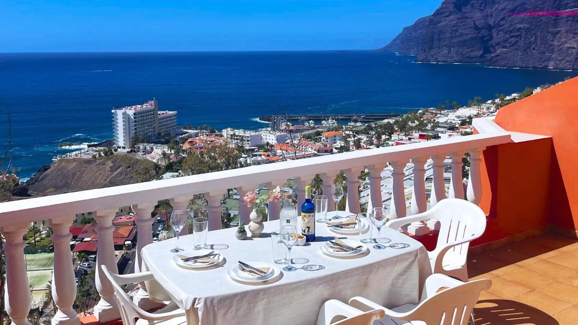 Oceanfront Chillstay - 4 Beds And A Pool 0*, Сантъяго-дель-Тейде Испания