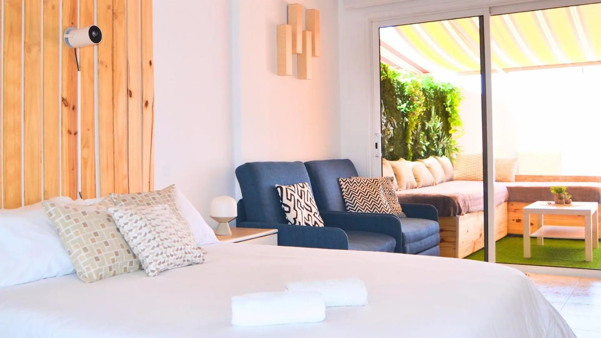 Oceanfront Chillstay - 4 Beds And A Pool